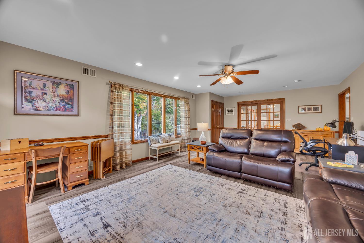 Edison, New Jersey, 08820, United States, 3 Bedrooms Bedrooms, ,2 BathroomsBathrooms,Residential,For Sale,1989177