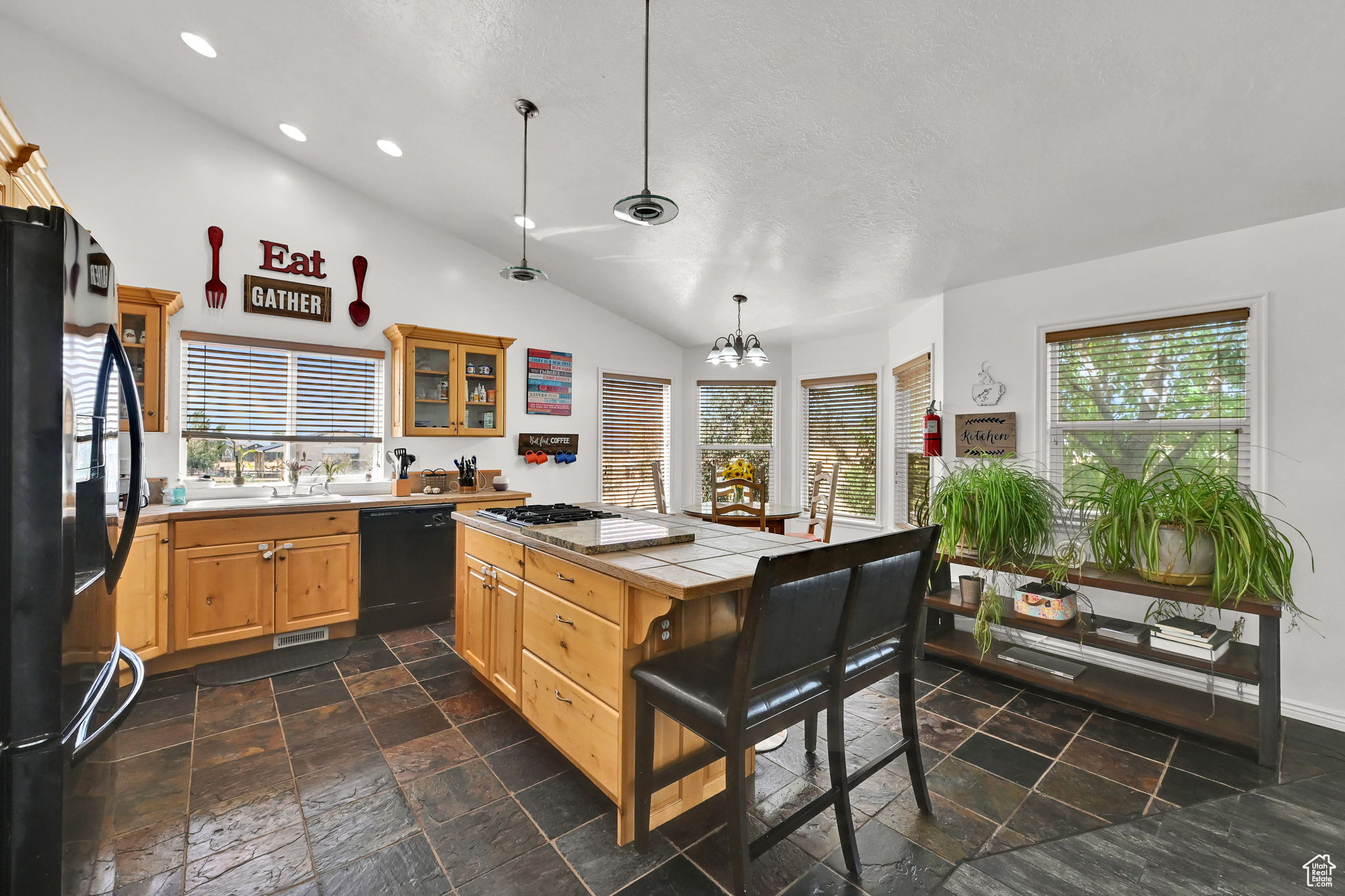 Tremonton, Utah, 84337, United States, 4 Bedrooms Bedrooms, ,3 BathroomsBathrooms,Residential,For Sale,1924806