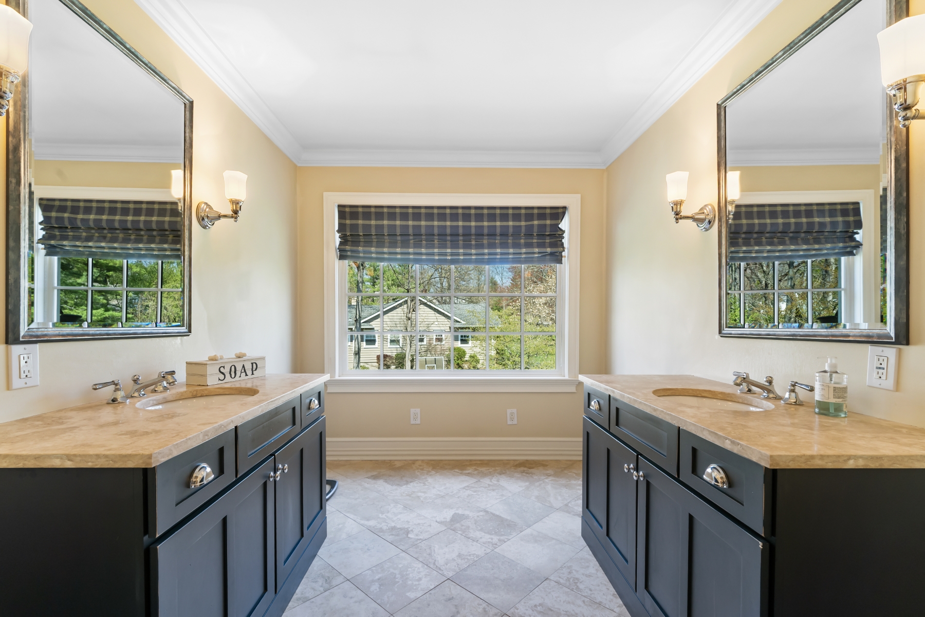  Bucks County Colonial Provides Seamless Indoor-Outdoor Living - 物件實景