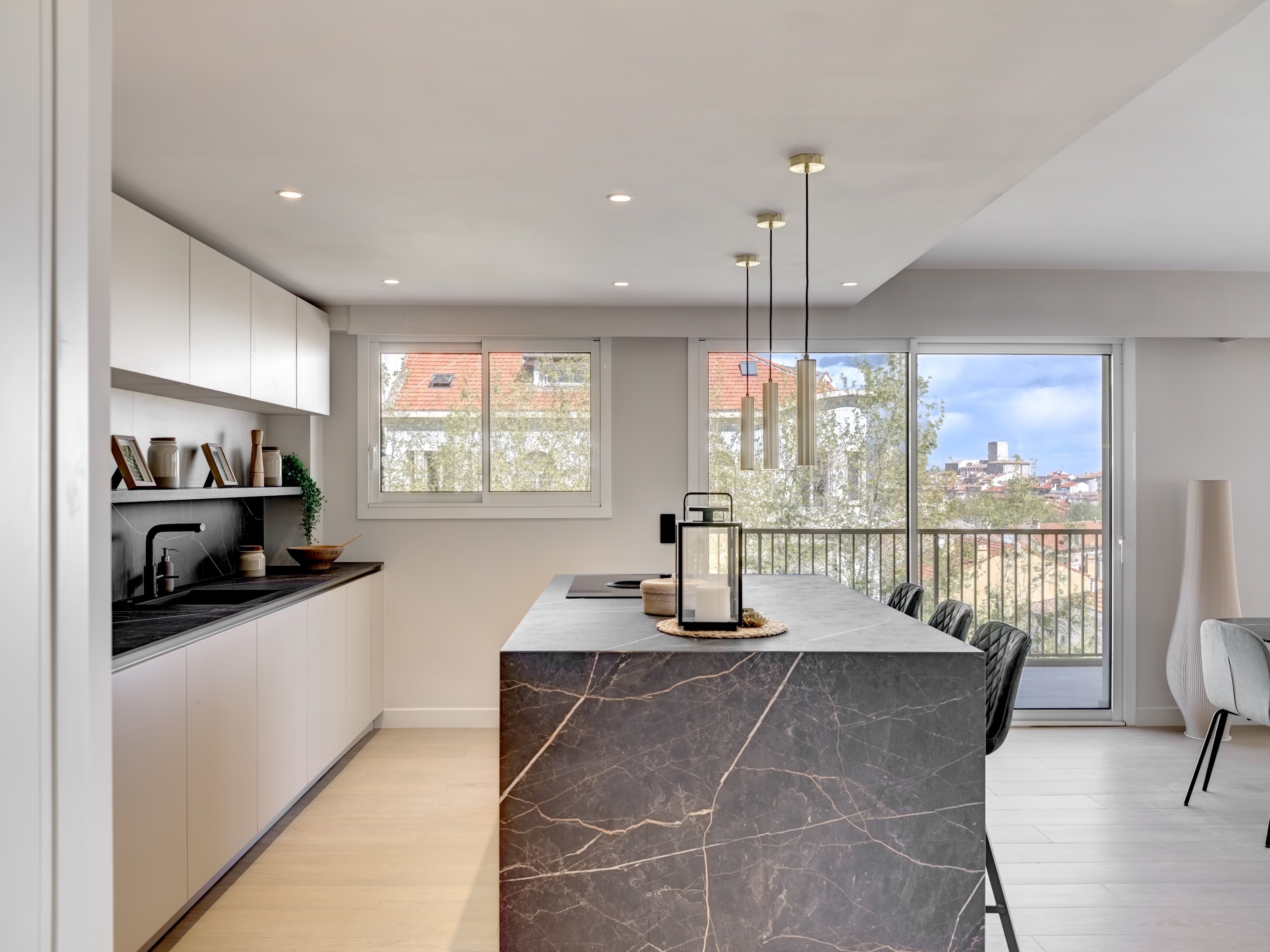  Antibes centre apartment 94 sqm 40 sqm terrace 2 bedroom near beaches Old Town … - 物件實景