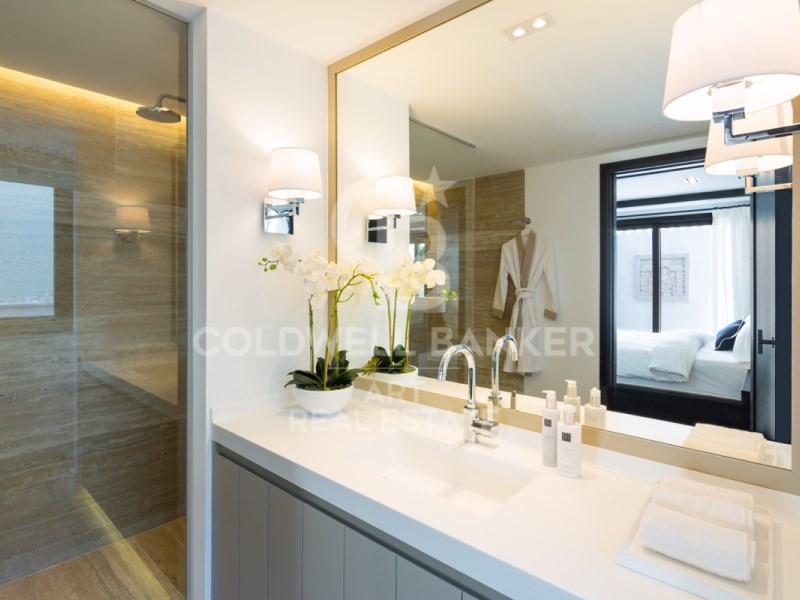 Marbella, Andalusia, ES, 5 Bedrooms Bedrooms, ,5 BathroomsBathrooms,Residential,For Sale,1901143
