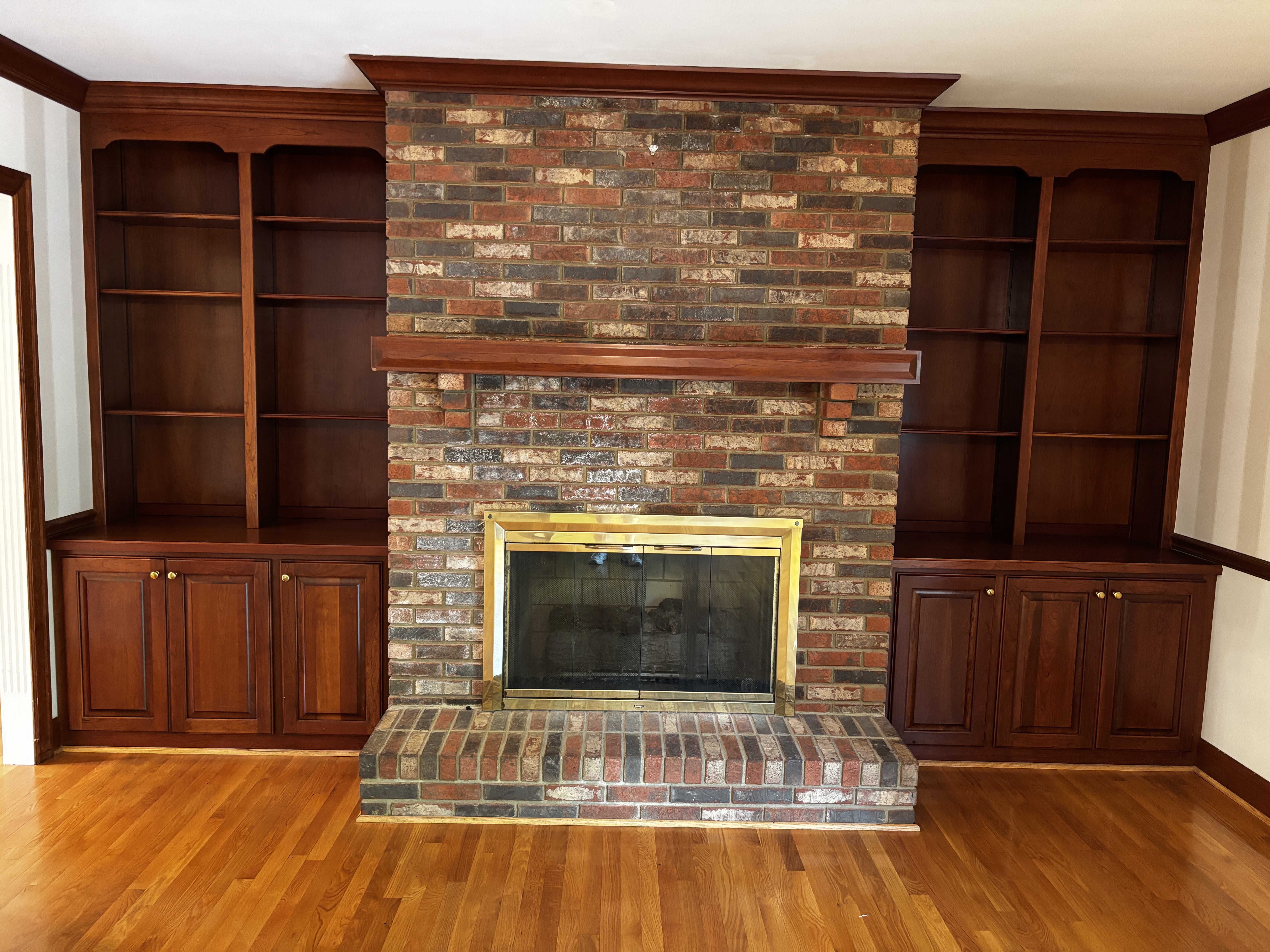 Frankfort, Kentucky, 40601, United States, 3 Bedrooms Bedrooms, ,3 BathroomsBathrooms,Residential,For Sale,2049157