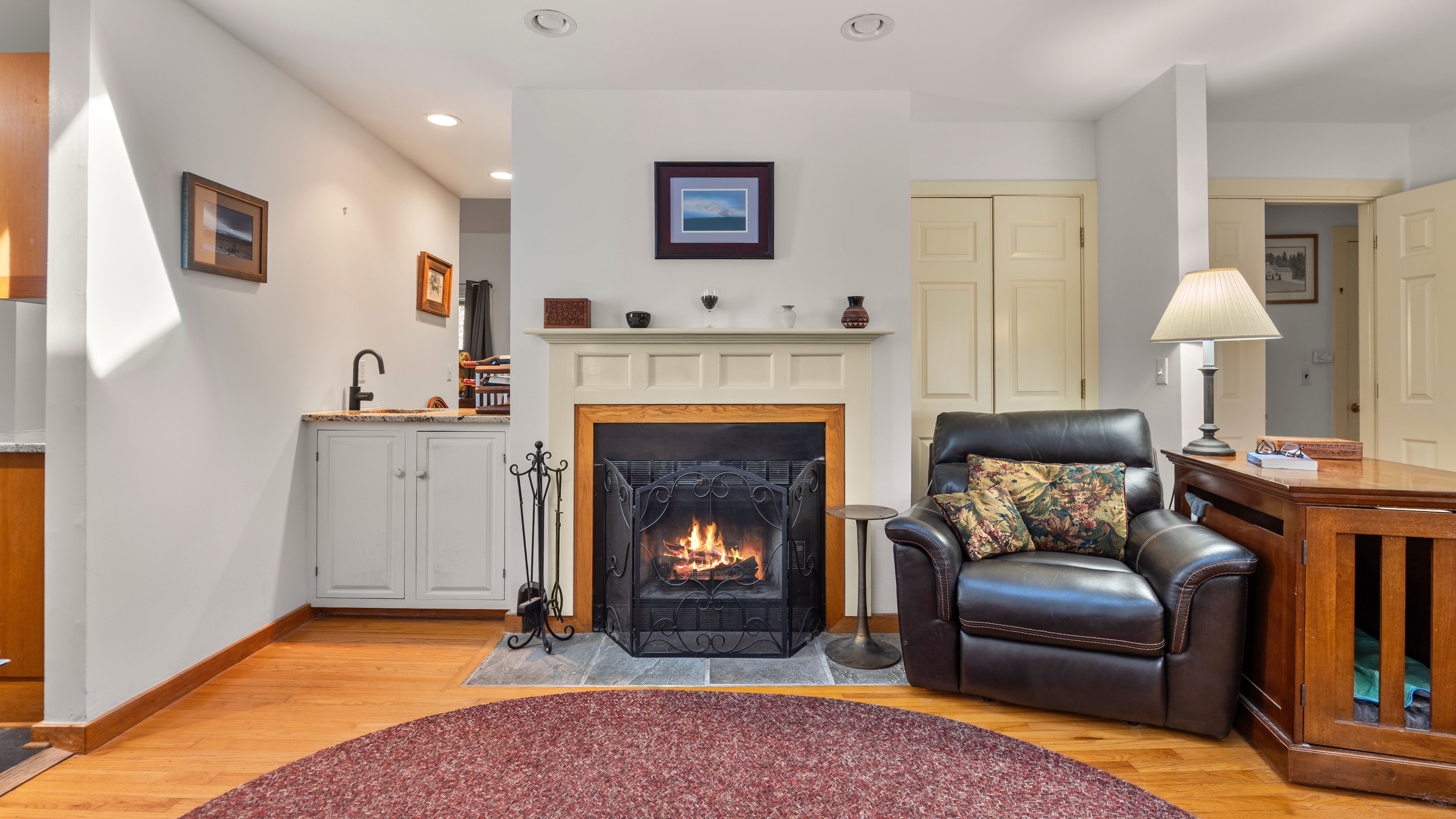  Stunning 2.4-Acre Retreat in Cornwall Estates: Updated & Move-In Ready - 物件實景