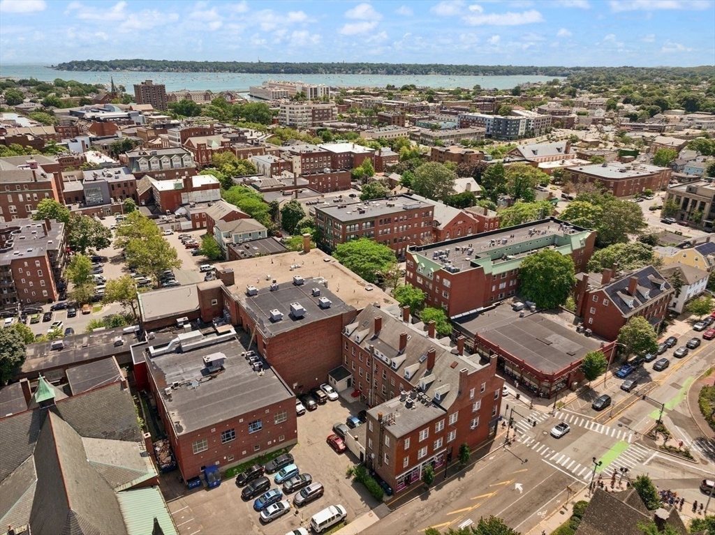 Salem, Massachusetts, 01970, United States, 2 Bedrooms Bedrooms, ,2 BathroomsBathrooms,Residential,For Sale,1896365