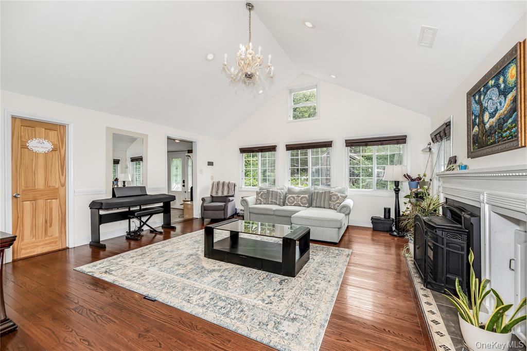 Putnam Valley, New York, 10579, United States, 3 Bedrooms Bedrooms, ,2 BathroomsBathrooms,Residential,For Sale,1974452