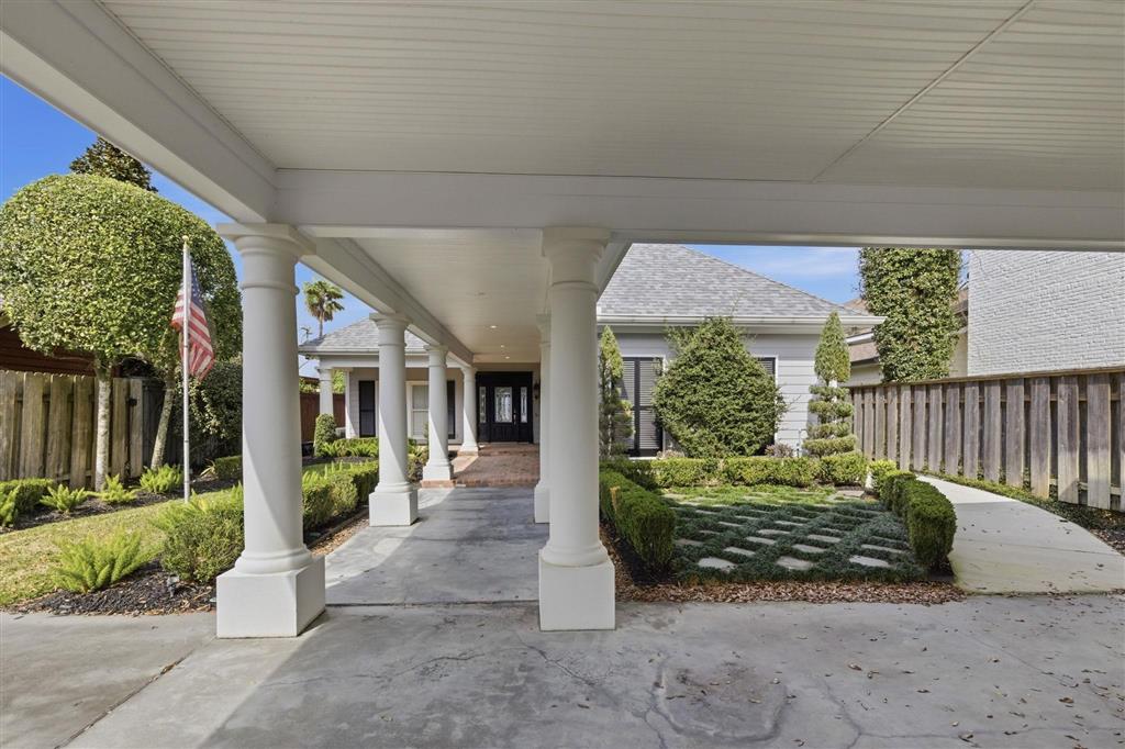 Lake Charles, Louisiana, 70605, United States, 4 Bedrooms Bedrooms, ,4 BathroomsBathrooms,Residential,For Sale,2033093