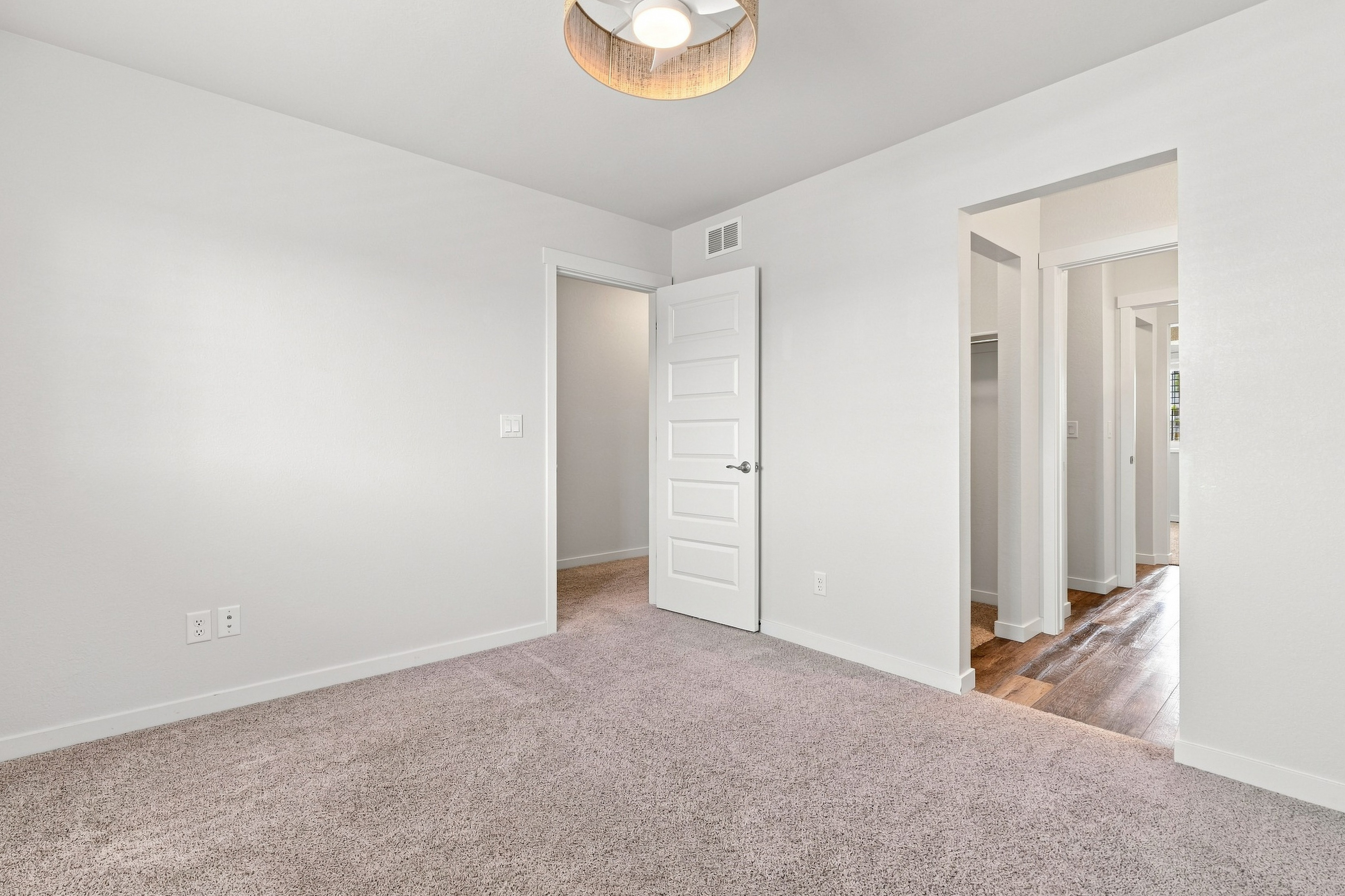  Modern Comfort Meets Everyday Function at 1123 Ibex Drive - 物件實景