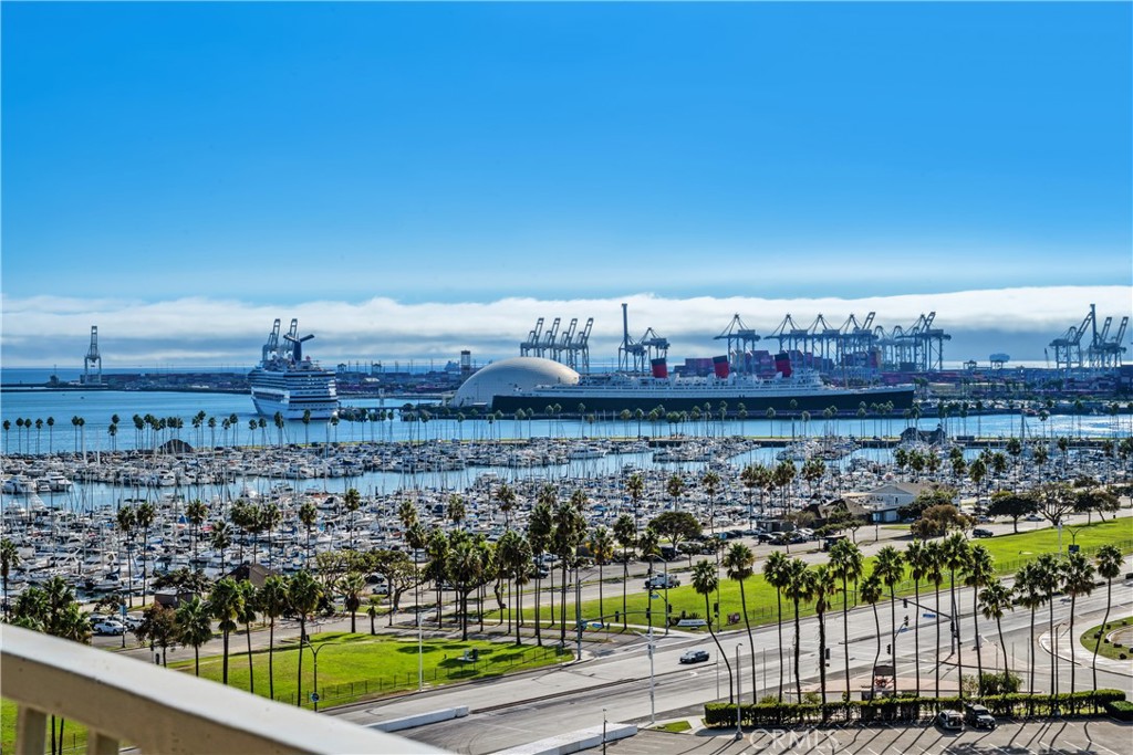 Long Beach, California, 90802, United States, 3 Bedrooms Bedrooms, ,2 BathroomsBathrooms,Residential,For Sale,1989203