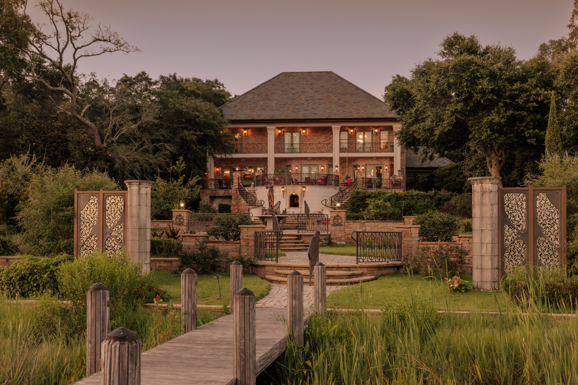  Timeless Tanglewood on Bayou Texar - 物件實景