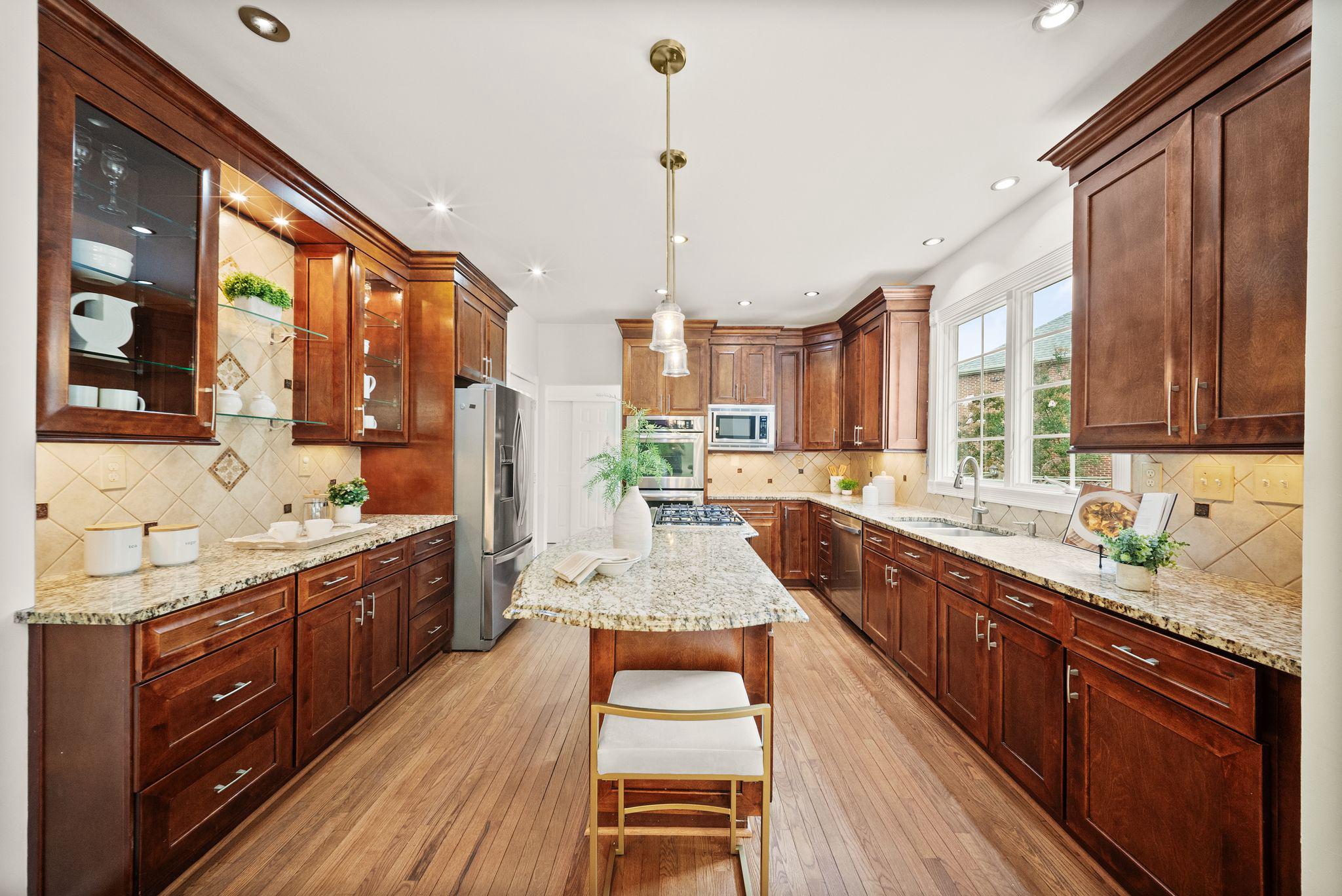  12754 Alder Woods Drive, Fairfax, VA, 22033 - 物件實景