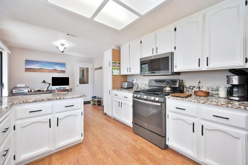 Foresthill, California, 95631, United States, 3 Bedrooms Bedrooms, ,2 BathroomsBathrooms,Residential,For Sale,1819375