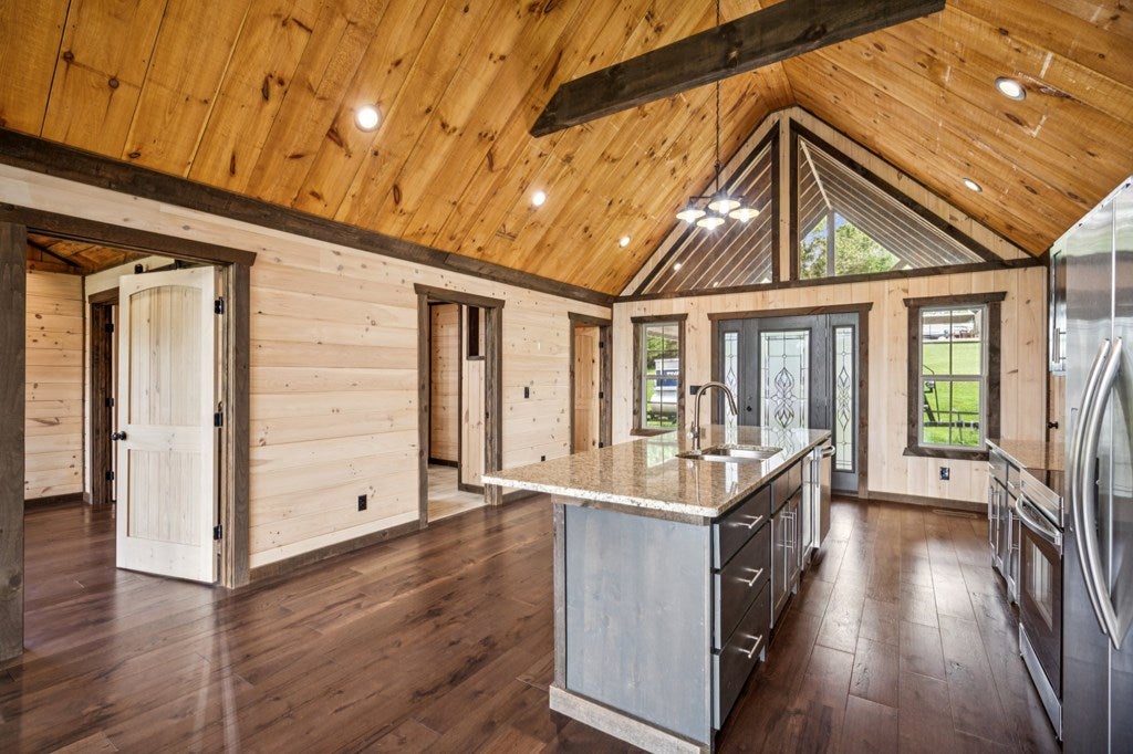 Morganton, Georgia, 30560, United States, 4 Bedrooms Bedrooms, ,3 BathroomsBathrooms,Residential,For Sale,1929478