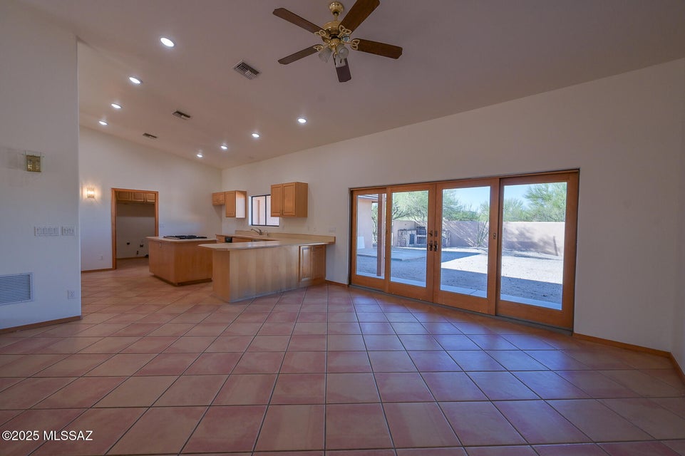 Tucson, Arizona, 85747, United States, 4 Bedrooms Bedrooms, ,4 BathroomsBathrooms,Residential,For Sale,1978909