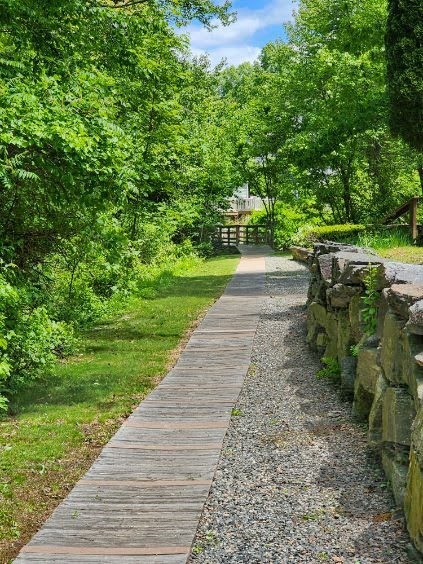 Shrewsbury, Massachusetts, 01545, United States, 2 Bedrooms Bedrooms, ,3 BathroomsBathrooms,Residential,For Sale,1987011