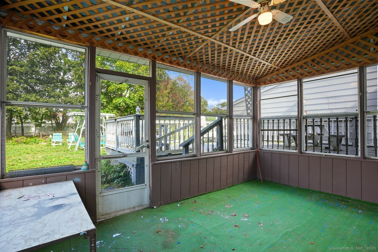 Stratford, Connecticut, 06615, United States, 3 Bedrooms Bedrooms, ,1 BathroomBathrooms,Residential,For Sale,1965569