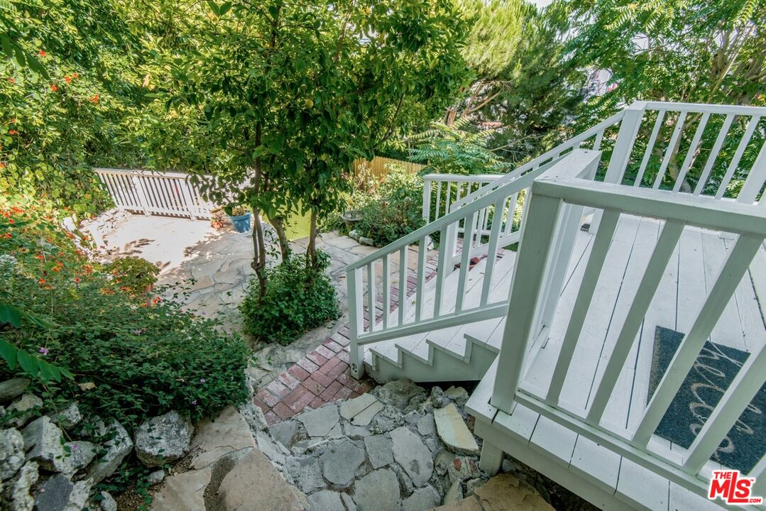 West Hollywood, California, 90069, United States, 3 Bedrooms Bedrooms, ,2 BathroomsBathrooms,Residential,For Sale,2002247