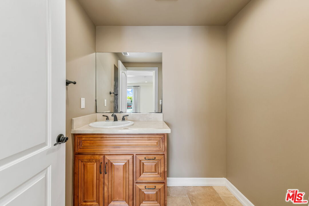 Los Angeles, California, 90025, United States, 6 Bedrooms Bedrooms, ,Residential,For Sale,1932013