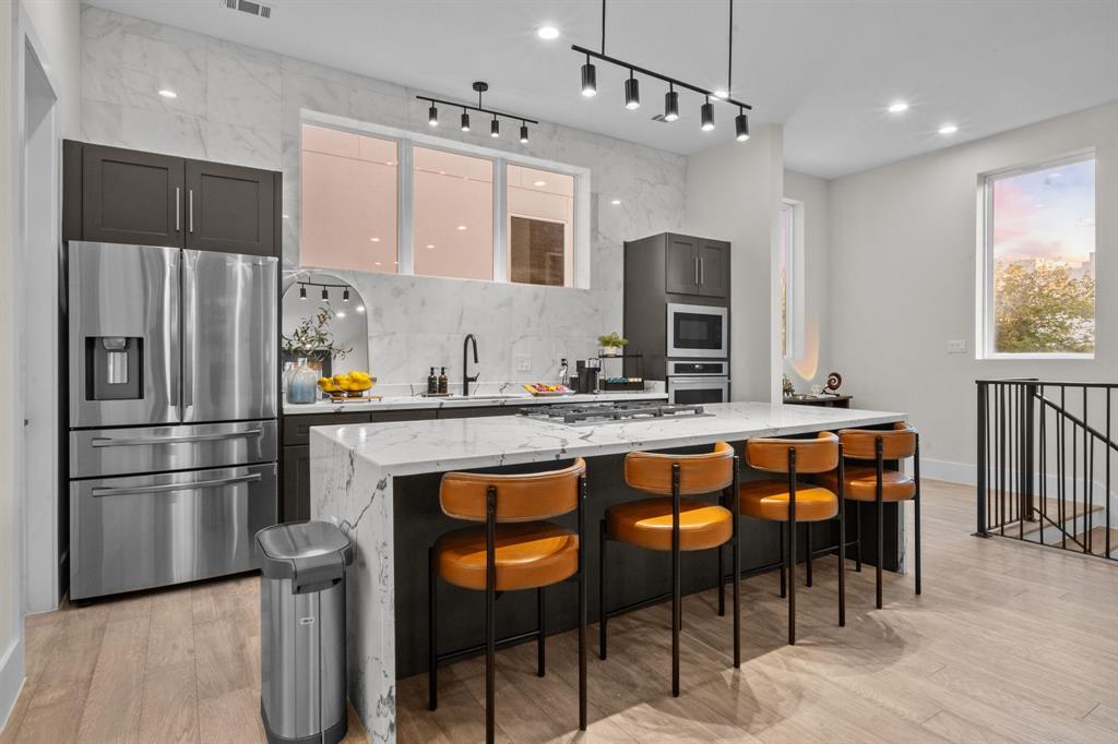Houston, Texas, 77007, United States, 3 Bedrooms Bedrooms, ,4 BathroomsBathrooms,Residential,For Sale,1723739