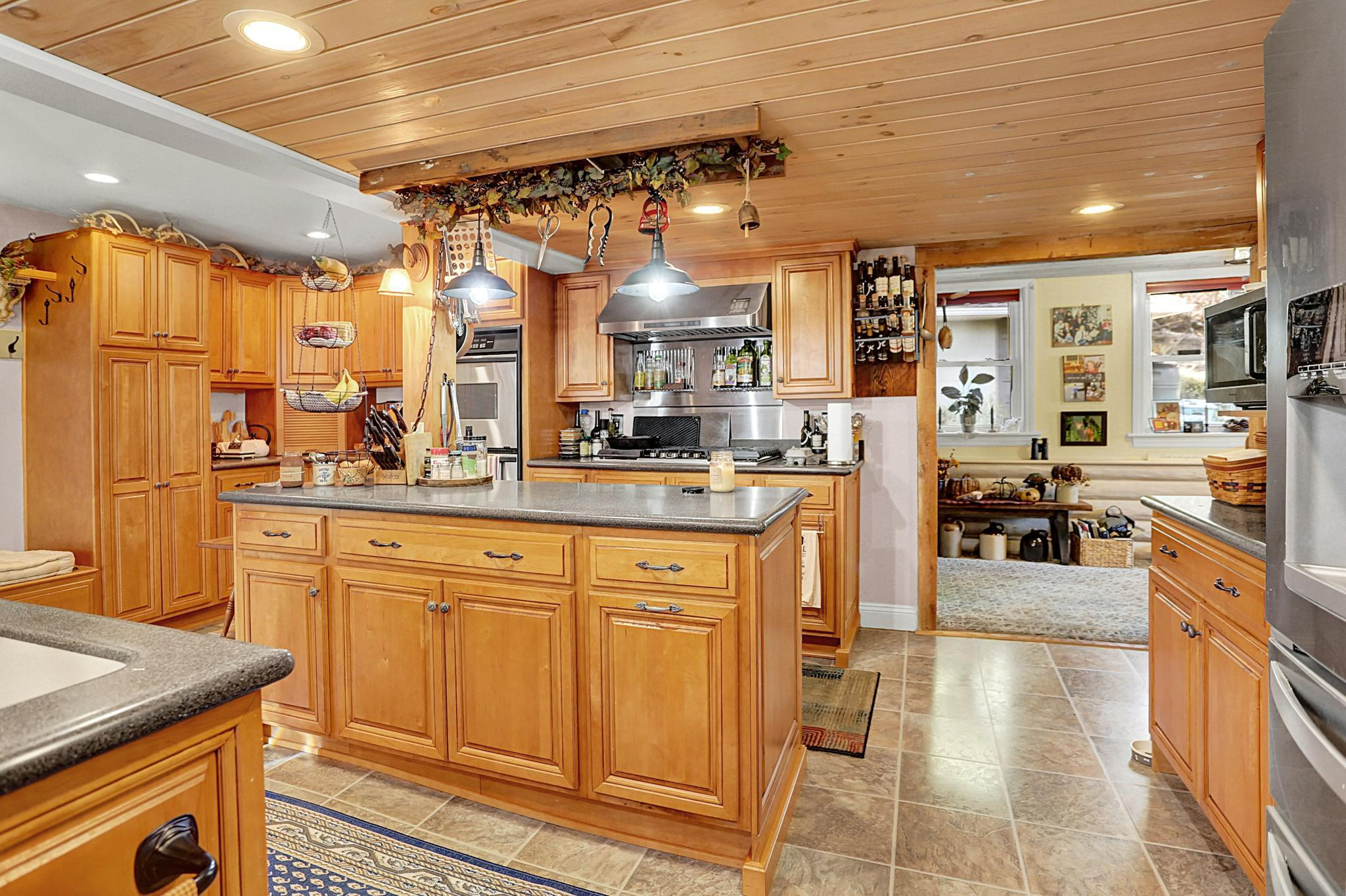 Thompsontown, Pennsylvania, 17094, United States, 4 Bedrooms Bedrooms, ,3 BathroomsBathrooms,Residential,For Sale,1981637