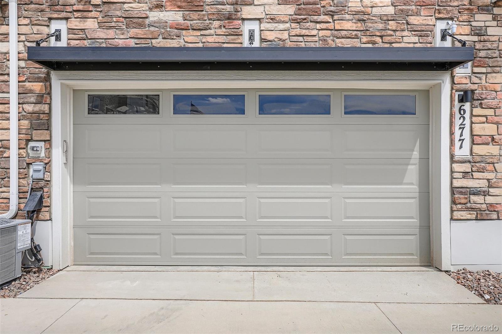 Aurora, Colorado, 80019, United States, 4 Bedrooms Bedrooms, ,4 BathroomsBathrooms,Residential,For Sale,1902538