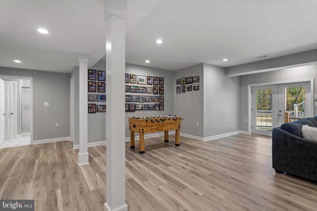 Broadlands, Virginia, 20148, United States, 5 Bedrooms Bedrooms, ,5 BathroomsBathrooms,Residential,For Sale,1977540