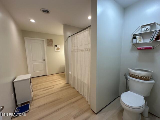 Middlesboro, Kentucky, 40965, United States, 5 Bedrooms Bedrooms, ,4 BathroomsBathrooms,Residential,For Sale,1915642