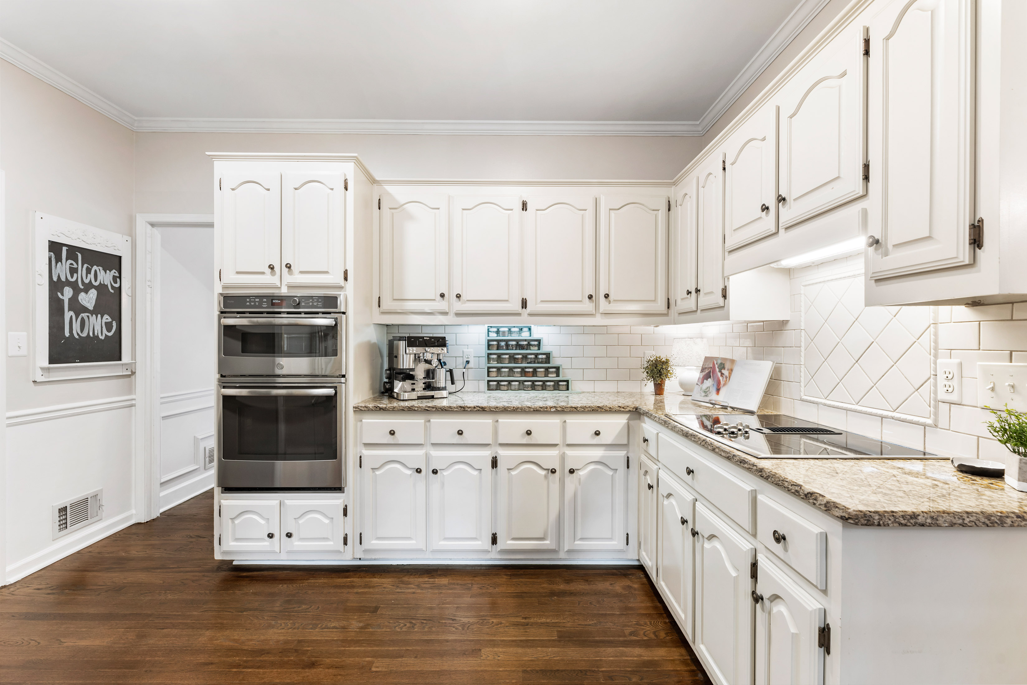  Beautifully Updated Brick Home on Quiet Cul-de-sac in Desirable Horseshoe Bend - 物件實景
