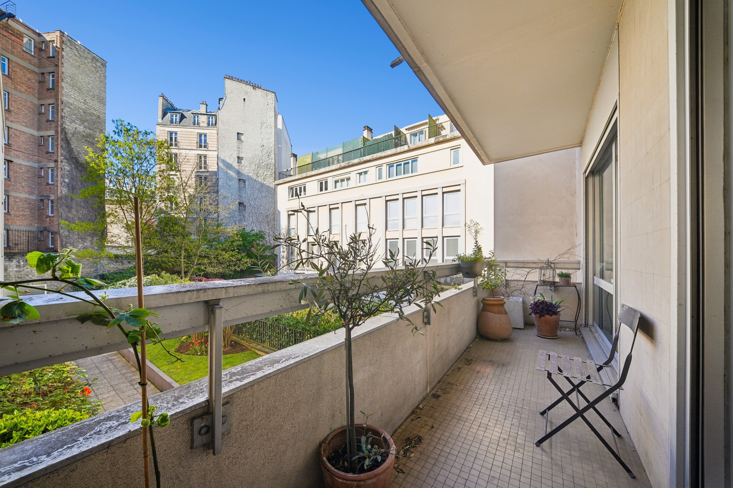  Renovated Family Apartment with Balconies – Pasteur School Catchment Area - 物件實景