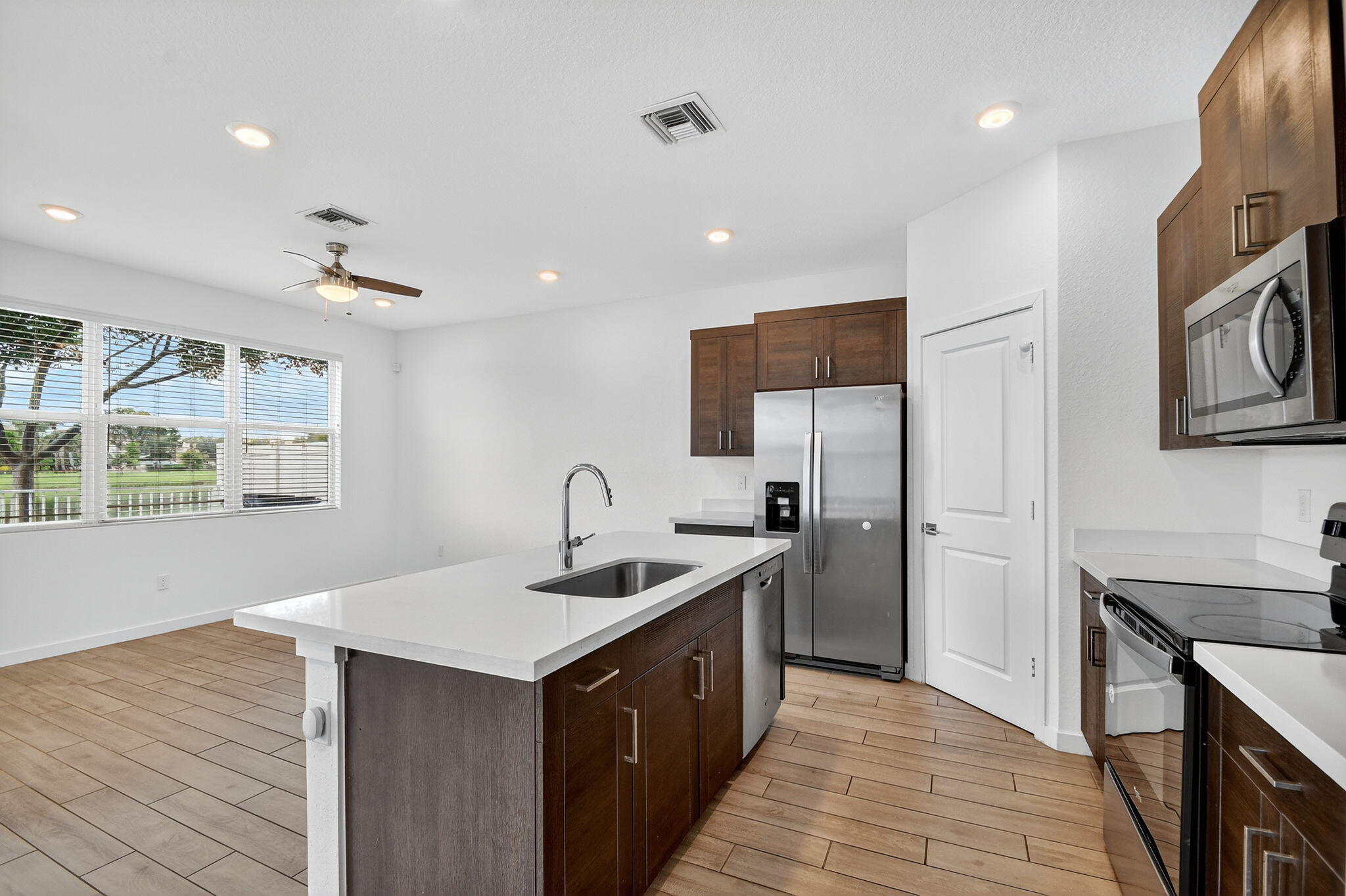 Lake Worth, Florida, 33467, United States, 4 Bedrooms Bedrooms, ,3 BathroomsBathrooms,Residential,For Sale,1819485