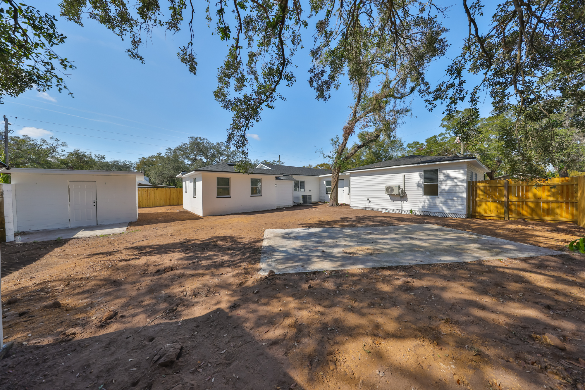 Tampa, Florida, 33603, United States, 5 Bedrooms Bedrooms, ,4 BathroomsBathrooms,Residential,For Sale,1980148