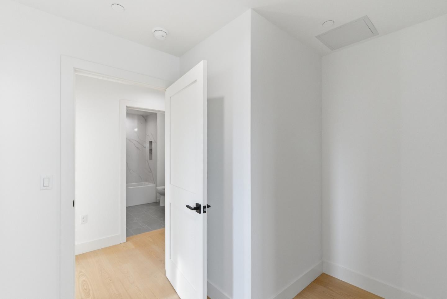 San Carlos, California, 94070, United States, 2 Bedrooms Bedrooms, ,2 BathroomsBathrooms,Residential,For Sale,2002973