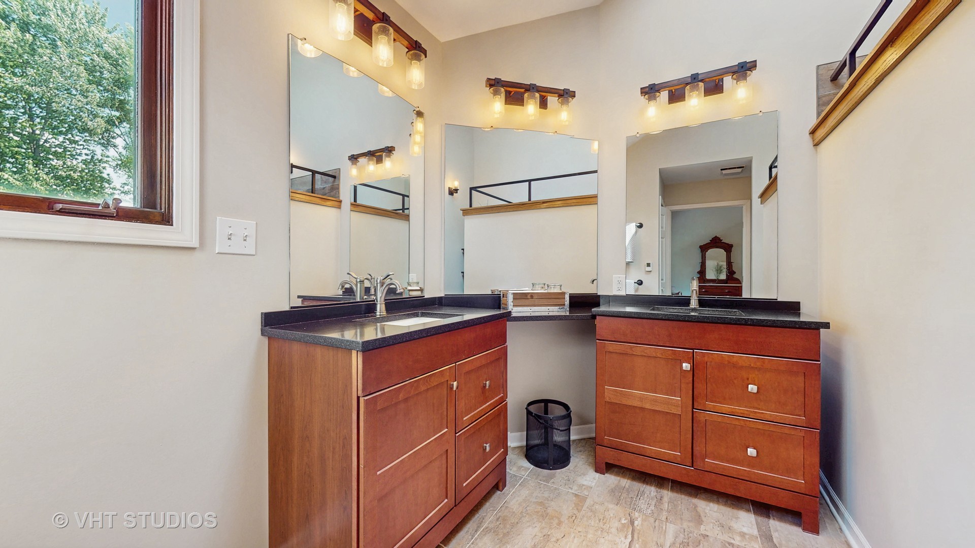St. Charles, Illinois, 60175, United States, 4 Bedrooms Bedrooms, ,3 BathroomsBathrooms,Residential,For Sale,1889626