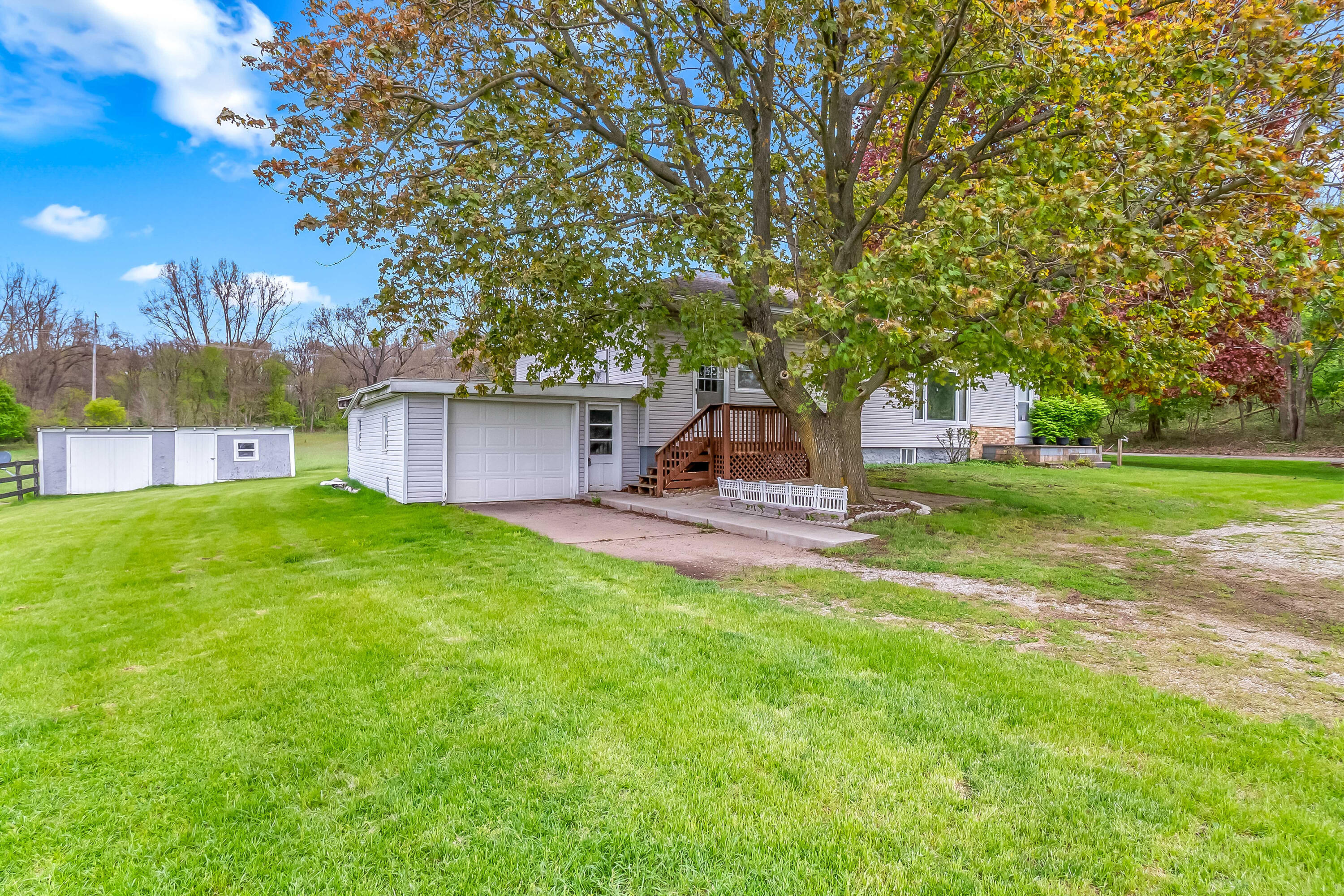 Hillsdale, Michigan, 49242, United States, 3 Bedrooms Bedrooms, ,2 BathroomsBathrooms,Residential,For Sale,2030822