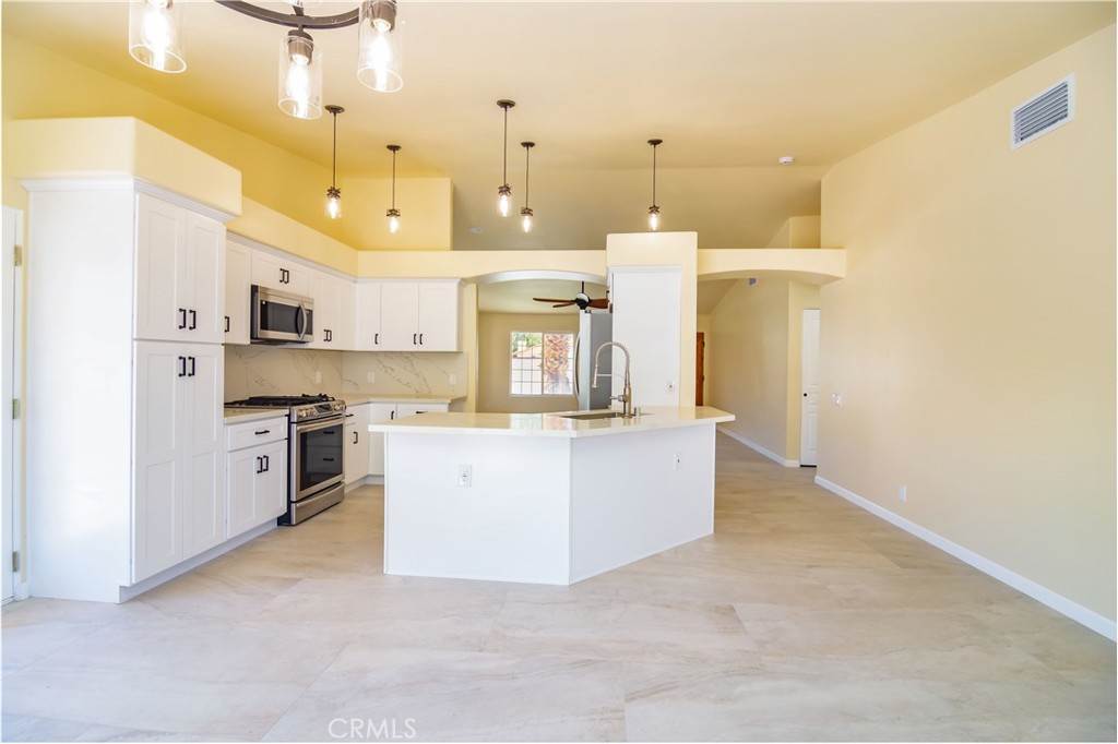 La Quinta, California, 92253, United States, 3 Bedrooms Bedrooms, ,3 BathroomsBathrooms,Residential,For Sale,1982992