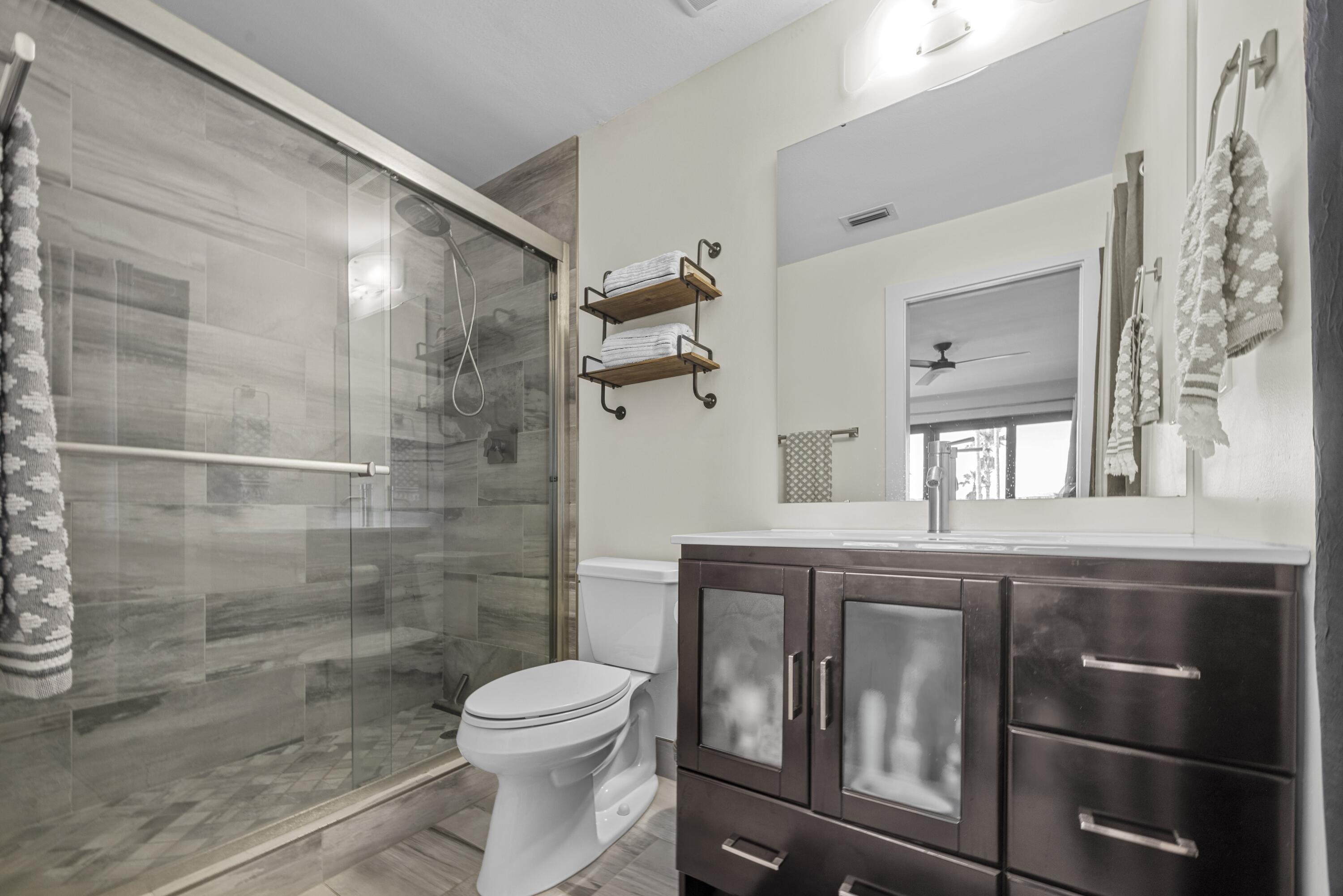 Destin, Florida, 32541, United States, 2 Bedrooms Bedrooms, ,2 BathroomsBathrooms,Residential,For Sale,1722563
