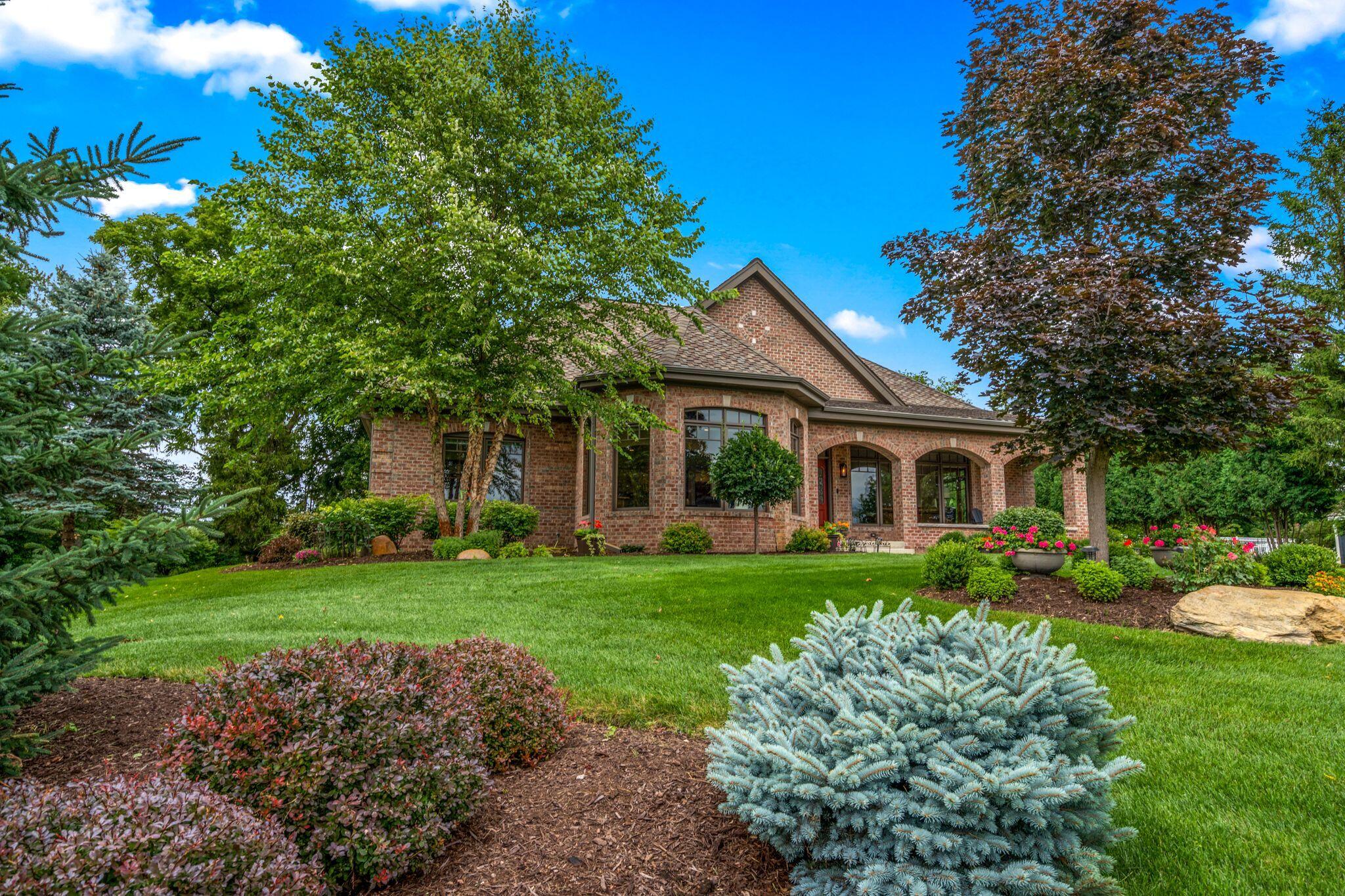 Lac La Belle, Wisconsin, 53066, United States, 4 Bedrooms Bedrooms, ,4 BathroomsBathrooms,Residential,For Sale,1901123