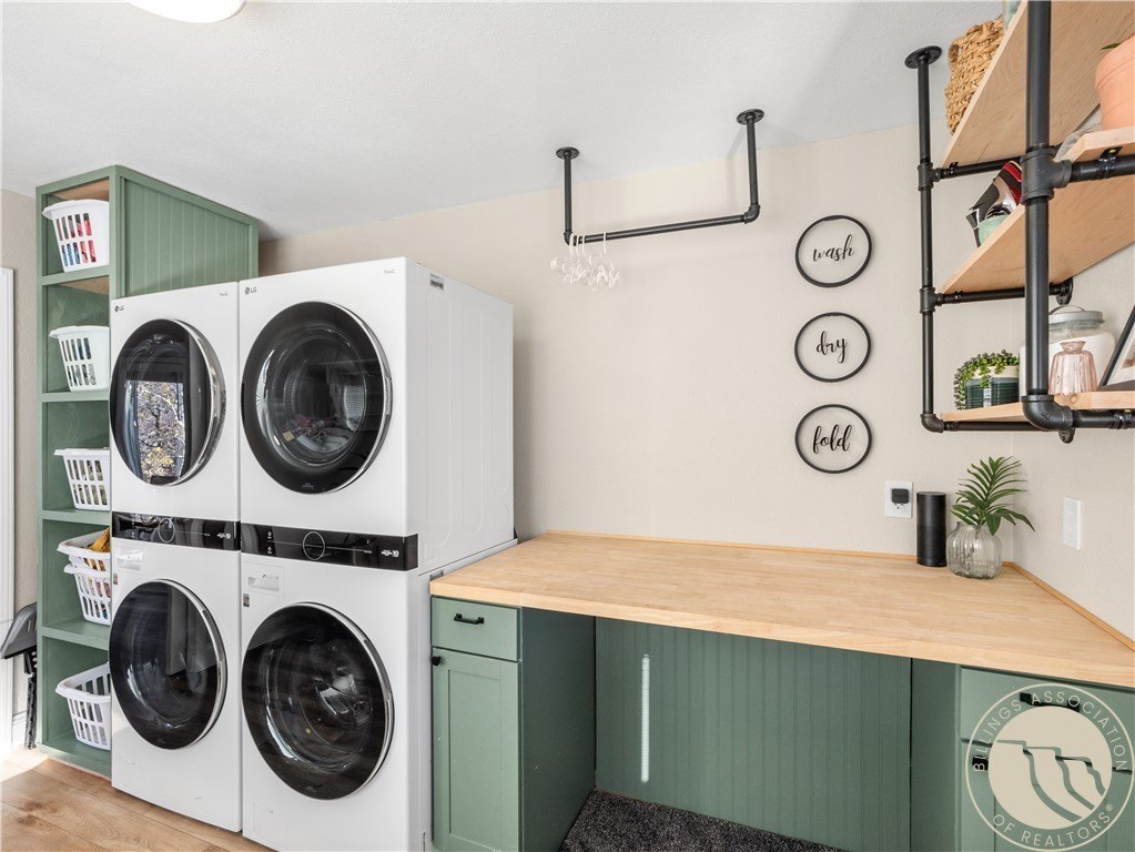 Billings, Montana, 59106, United States, 5 Bedrooms Bedrooms, ,3 BathroomsBathrooms,Residential,For Sale,1980401