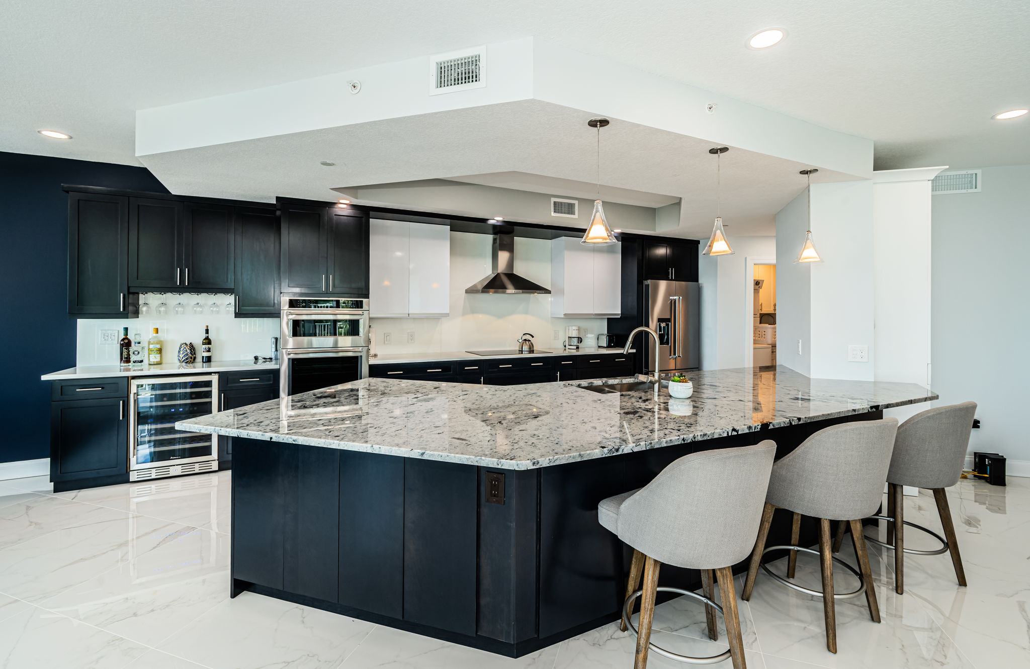 Belleair, Florida, 33756, United States, 2 Bedrooms Bedrooms, ,3 BathroomsBathrooms,Residential,For Sale,1979056