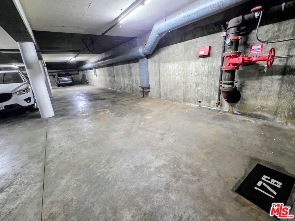 Los Angeles, California, 90024, United States, 2 Bedrooms Bedrooms, ,1 BathroomBathrooms,Residential,For Sale,1948814