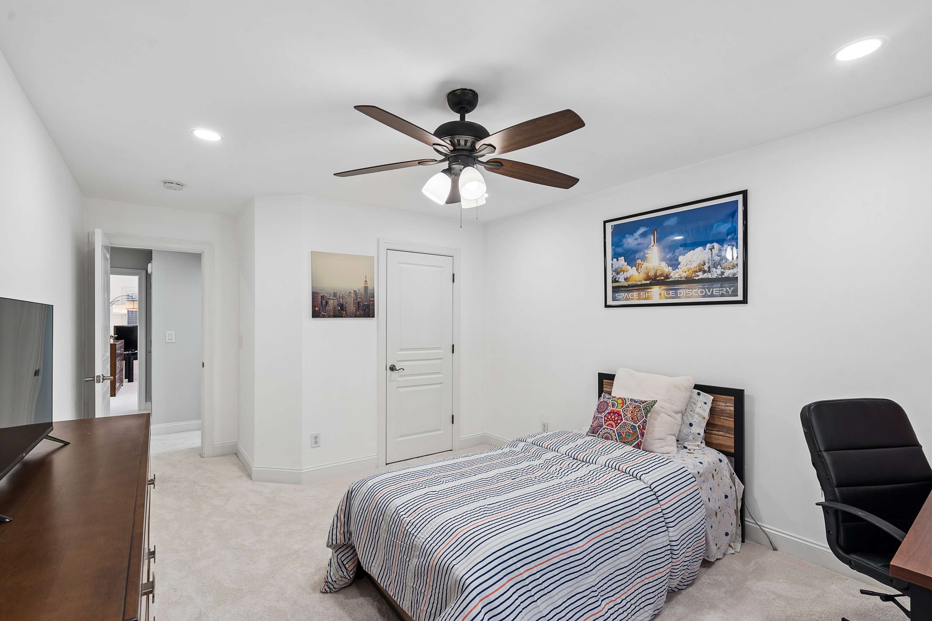  Beautifully Updated Home in Sought-After Swim and Tennis Neighborhood - 物件實景