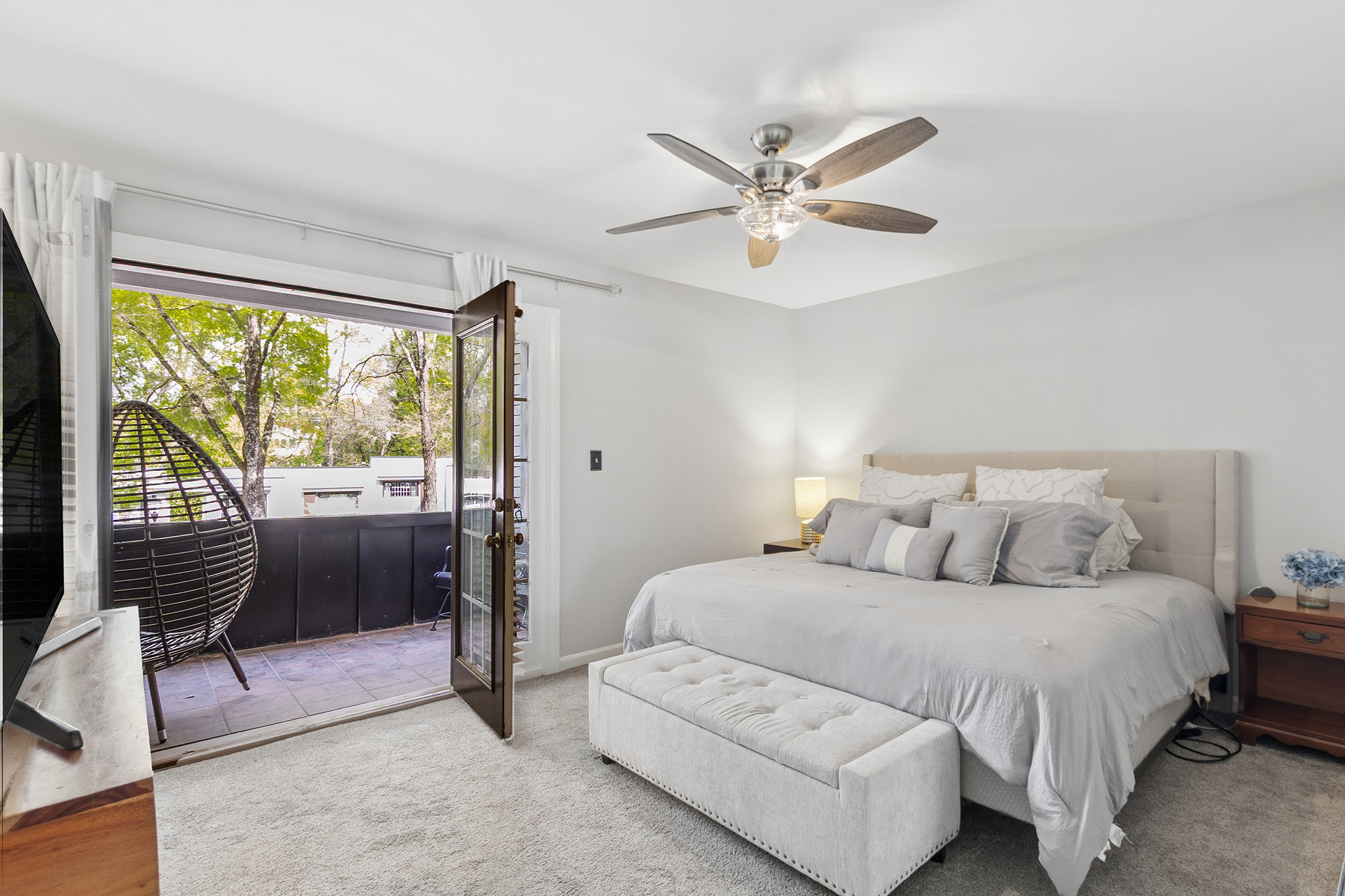  Beautifully Updated Two-story Townhome - 物件實景