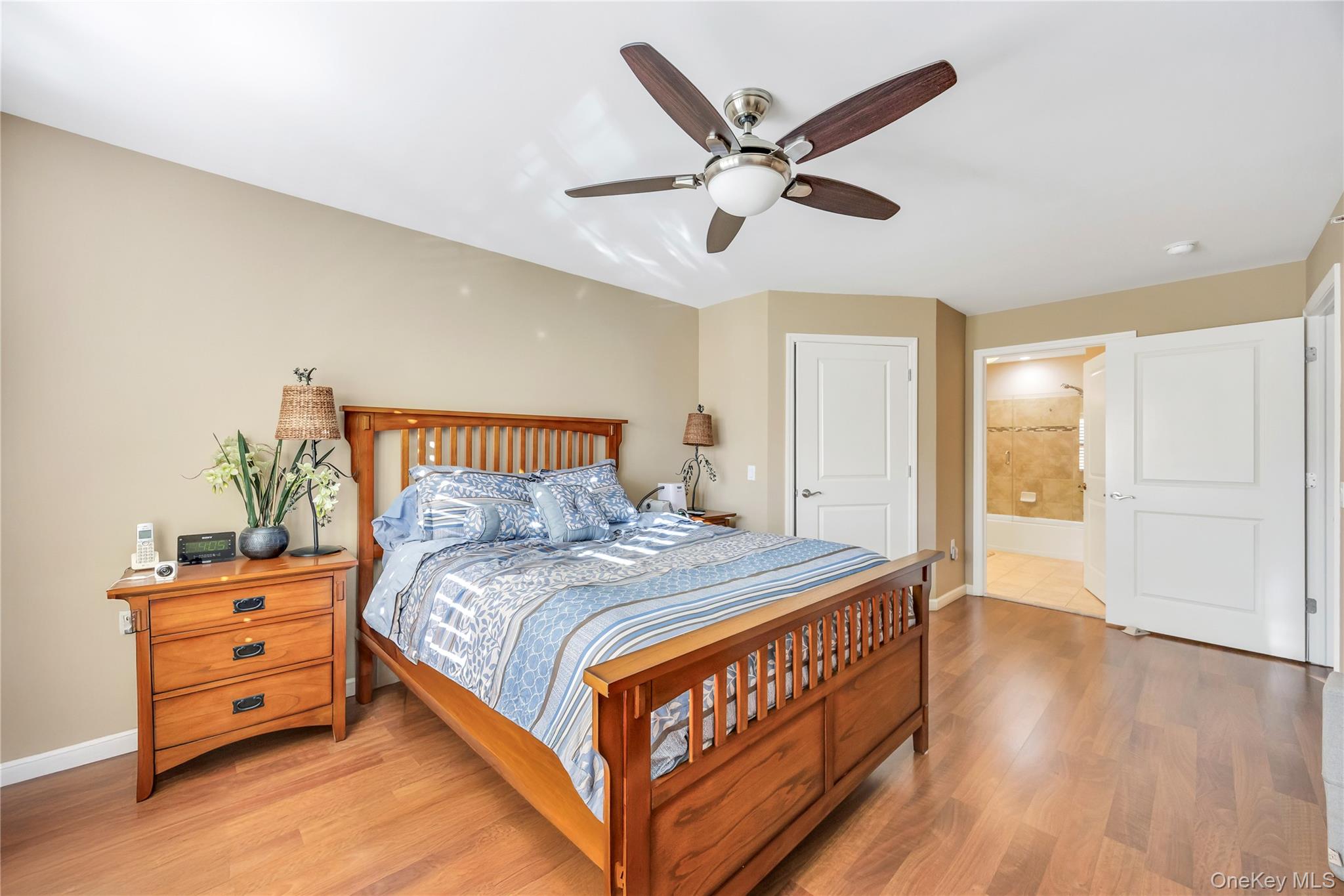 Central Islip, New York, 11722, United States, 2 Bedrooms Bedrooms, ,2 BathroomsBathrooms,Residential,For Sale,1991453