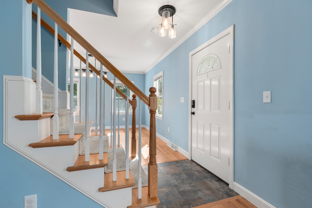 Hudson, Massachusetts, 01749, United States, 3 Bedrooms Bedrooms, ,2 BathroomsBathrooms,Residential,For Sale,1947997