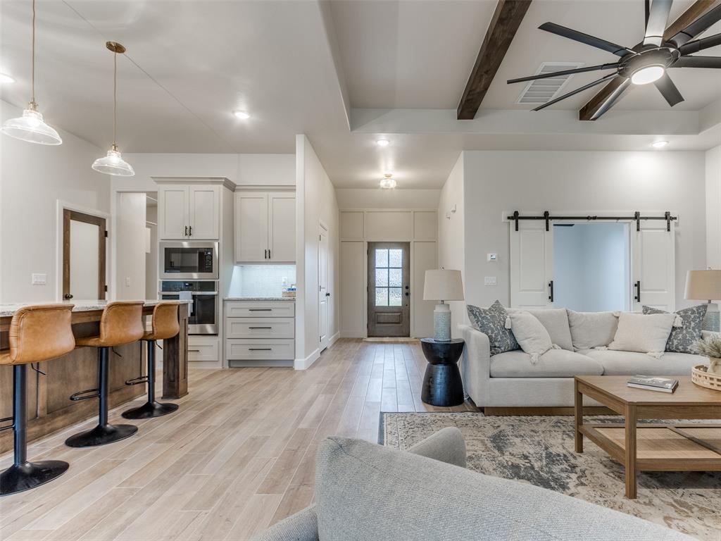 Arcadia, Oklahoma, 73007, United States, 3 Bedrooms Bedrooms, ,3 BathroomsBathrooms,Residential,For Sale,1878521