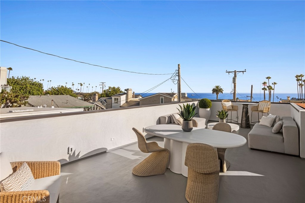 Corona del Mar, California, 92625, United States, 4 Bedrooms Bedrooms, ,5 BathroomsBathrooms,Residential,For Sale,1903577