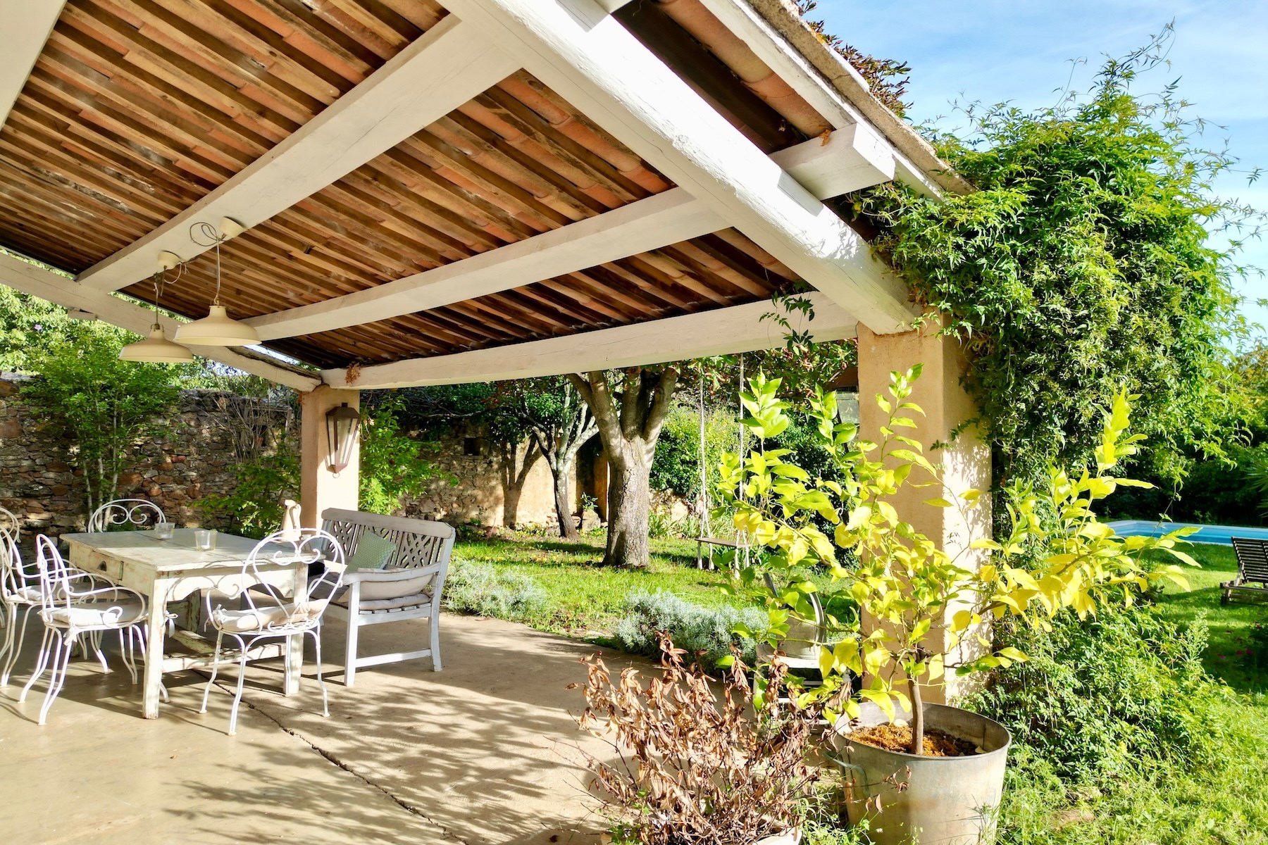  Elegant 17th-Century Stone Estate with Pool and Landscaped Grounds - 物件實景
