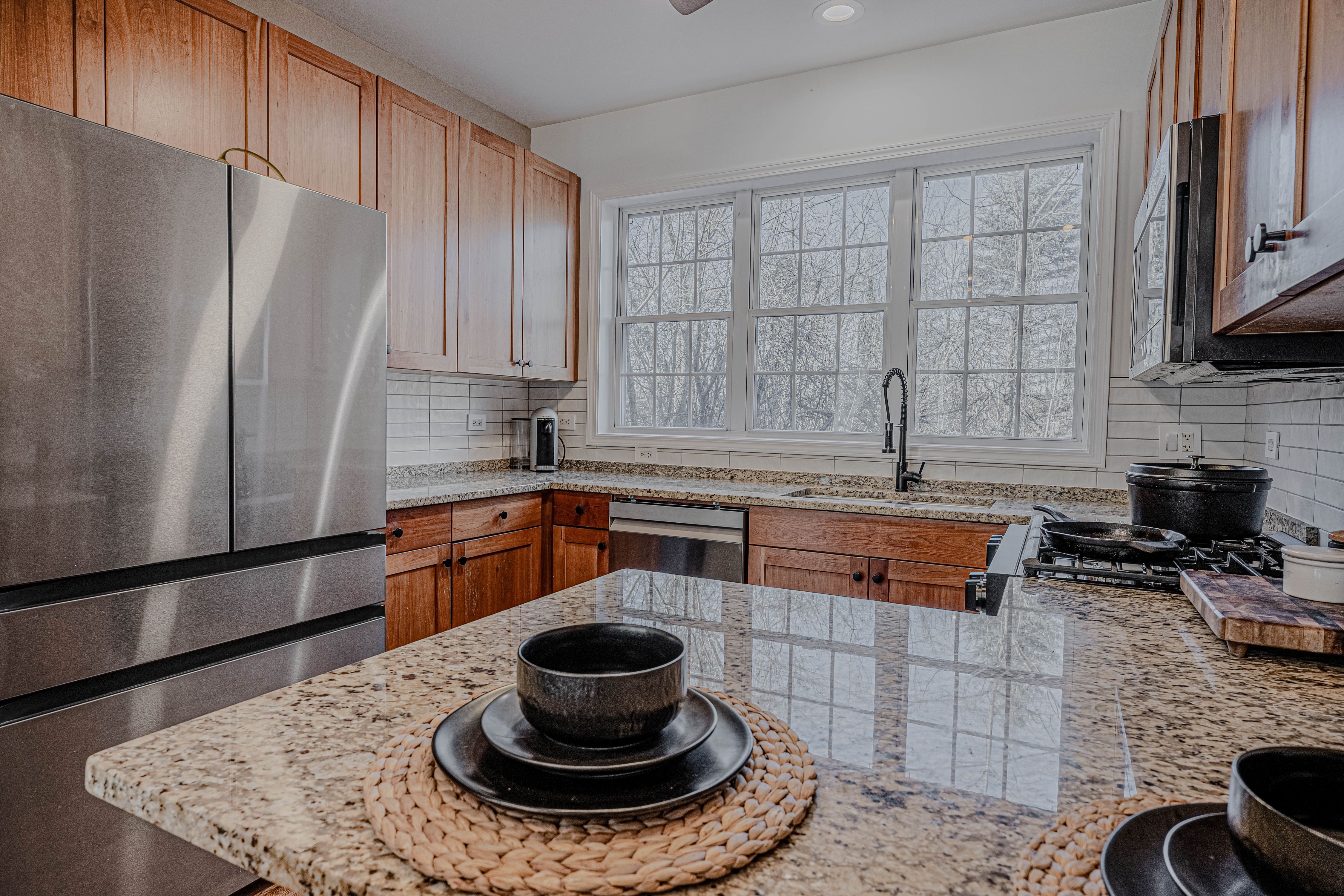 Evanston, Illinois, 60201, United States, 2 Bedrooms Bedrooms, ,4 BathroomsBathrooms,Residential,For Sale,2010396