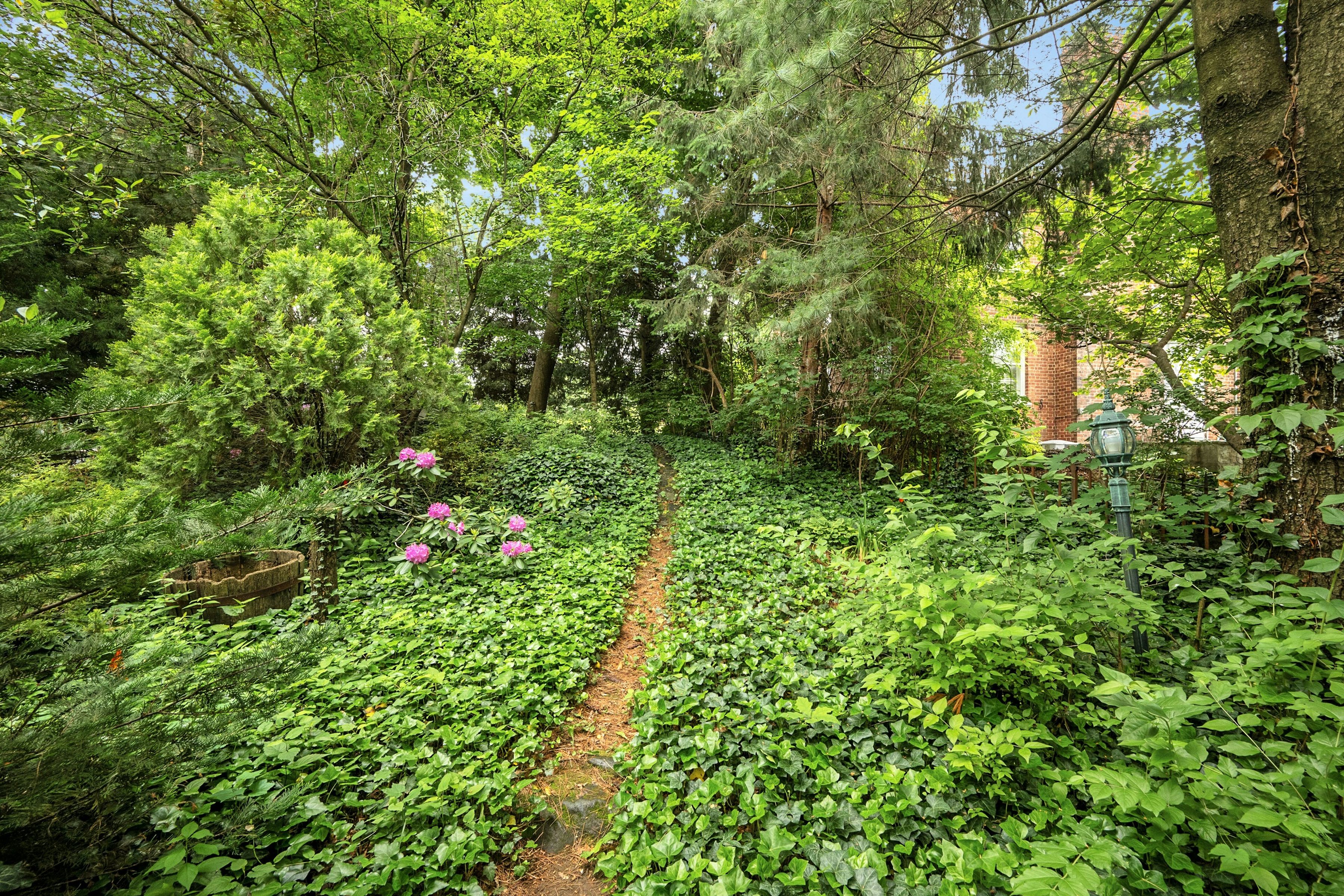 5440 Independence Avenue - 物件實景