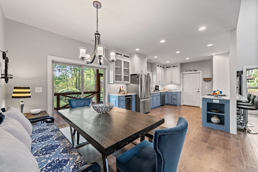 Blairsville, Georgia, 30512, United States, 4 Bedrooms Bedrooms, ,3 BathroomsBathrooms,Residential,For Sale,1876280