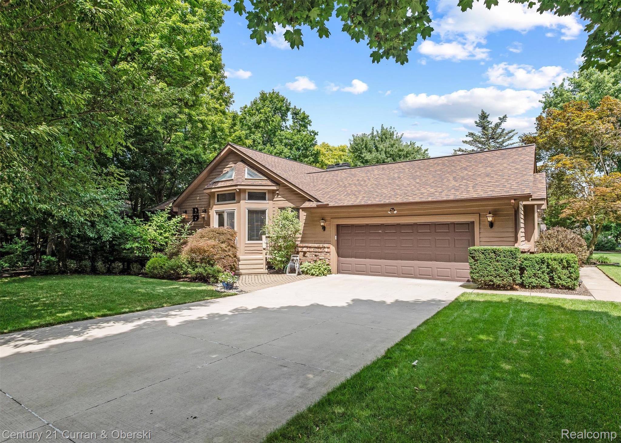 Northville, Michigan, 48167, United States, 4 Bedrooms Bedrooms, ,4 BathroomsBathrooms,Residential,For Sale,1923086